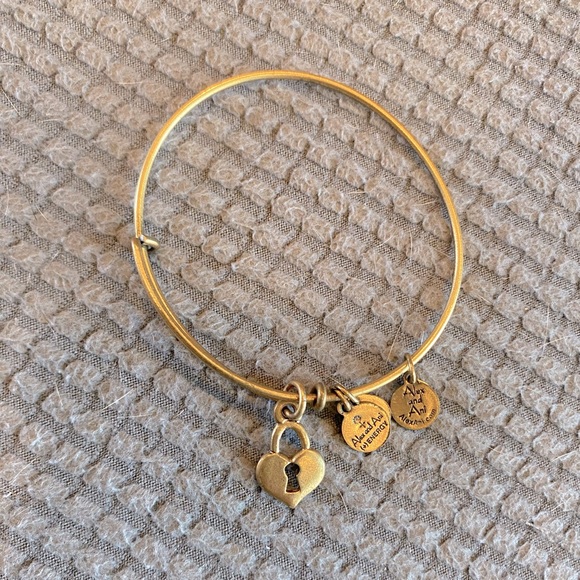 Alex & Ani Key To My Heart bracelet - Picture 1 of 1